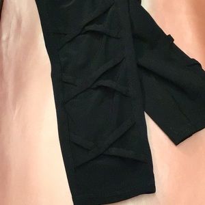 Forever 21🦋leggings 🌺never worn🌺high waist sheer criss-cross bottom